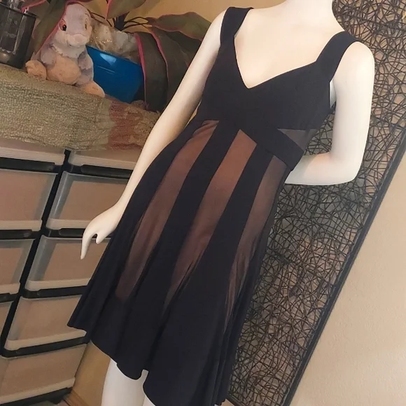 Maggie London Petites mid length dress - Picture 1 of 16